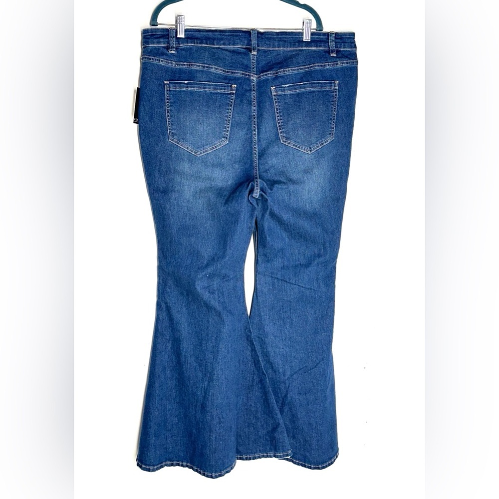 Eloquii Classic Blue Classic Fit Bell Bottom Flare Leg Jeans Plus Size 20 NEW - Picture 9 of 16